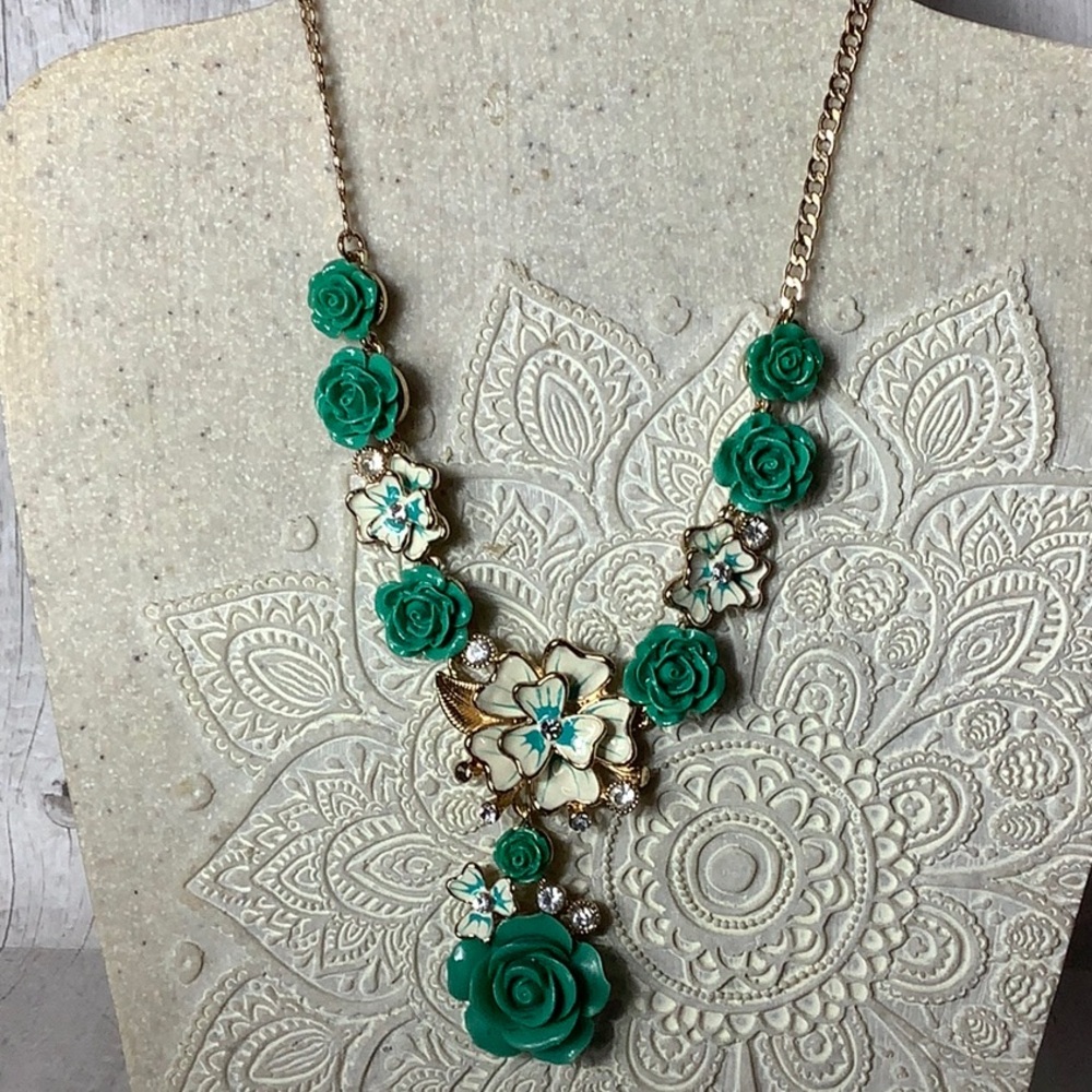 Amrita Singh Green and Cream Necklace with Floral Design